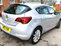 Używany Vauxhall Astra drive 165 KM (121 kW) 2011 Srebrny Hatchback