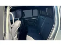 Used Land Rover Defender HSE Dynamic 245 HP (180 kW) 2024 Green SUV