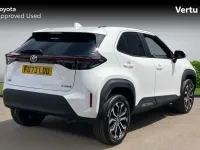 Used Toyota Yaris Hybrid Design 116 HP (85 kW) 2023 Pure white Estate