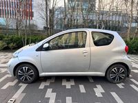 Used Toyota Aygo 67 HP (49 kW) 2006 Silver Hatchback