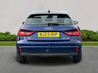 Käytetty Audi A1 Premium 95 HP (69 kW) 2023 Sininen Katumaasturi