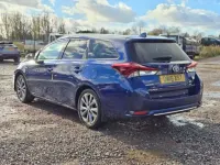 Used Toyota Auris Hybrid 136 HP (100 kW) 2018 Blue Estate