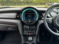 Używany Mini Cooper Hatch 134 KM (98 kW) 2018 Niebieski Hatchback