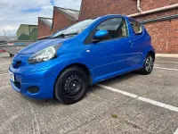 Gebraucht Toyota Aygo 68 PS (50 kW) 2011 Blau Kleinwagen