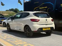 Used Renault Clio Iconic 90 HP (66 kW) 2016 Cream Hatchback