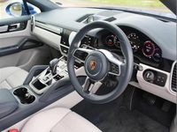 Used Porsche Cayenne Platinum Edition 456 HP (335 kW) 2023 Blue SUV