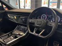 Usado Audi Q7 Black Edition 286 CV (210 kW) 2020 Gris SUV
