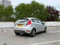 Begagnad Ford Fiesta 96 HK (70 kW) 2010 Silver Halvkombi