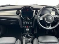 Usado Mini Cooper Exclusive 136 HP (100 kW) 2021 Preto Citadino