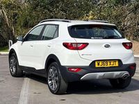 Used Kia Stonic 100 HP (73 kW) 2019 White SUV