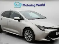 Usado Toyota Corolla Design 122 HP (89 kW) 2022 Prateado Citadino