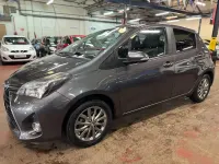 Begagnad Toyota Yaris 2016 Grå Halvkombi