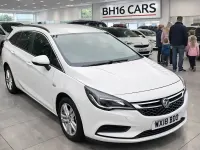 Used Vauxhall Astra 2018 White Estate
