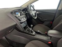 Used Ford Focus Titanium 120 HP (88 kW) 2017 Blue Hatchback