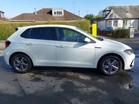 Usado VW Polo R-line 110 HP (80 kW) 2022 Branco Citadino