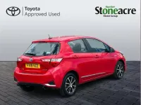 Used Toyota Yaris Hybrid 100 HP (73 kW) 2019 Red Hatchback