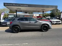 Usado Mercedes GLA200 Executive 136 HP (100 kW) 2017 Cinzento SUV