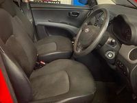 Used Hyundai i10 69 HP (50 kW) 2011 Red Hatchback