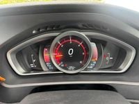 Begagnad Volvo V40 R-Design 190 HK (139 kW) 2015 Svart Halvkombi