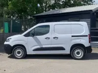 Used Citroën Berlingo 99 HP (72 kW) 2023 White MPV