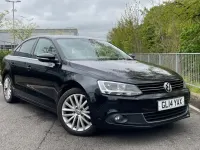 Usado VW Jetta Sportline 140 CV (102 kW) 2014 Negro Berlina