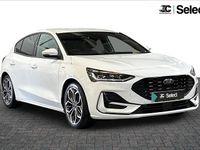 Begagnad Ford Focus ST-Line X 153 HK (112 kW) 2024 Vit Halvkombi