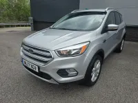 Usado Ford Kuga Zetec 120 HP (88 kW) 2017 Prateado SUV
