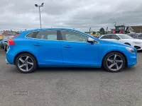 Used Volvo V40 R-Design 115 HP (84 kW) 2014 Blue Hatchback