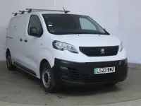 Gebraucht Peugeot e-Expert 100 kW (136 PS) 2023 Weiß Van