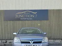 Second-hand Vauxhall Astra 2006 Argintiu Hatchback