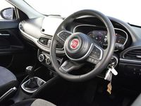 Used Fiat Tipo Cross 100 HP (73 kW) 2022 White Hatchback