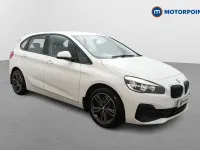 Begagnad BMW 225 Sport Line 224 HK (164 kW) 2019 Vit Halvkombi