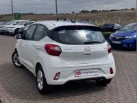 Used Hyundai i10 SE 83 HP (61 kW) 2021 White Hatchback
