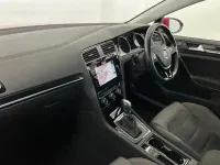 Begagnad VW Golf VII GT 150 HK (110 kW) 2019 Röd Halvkombi