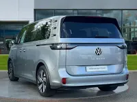 Usado VW ID. Buzz Pro 150 kW (204 CV) 2023 Plateado Monovolumen