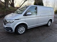 Usado VW Transporter Highline 150 HP (110 kW) 2023 Prateado Van
