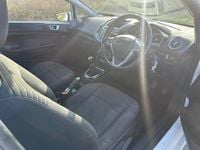 Used Ford Fiesta Zetec 2013 White Hatchback