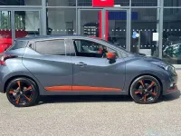 Usado Nissan Micra Tekna 90 HP (66 kW) 2017 Cinzento Citadino
