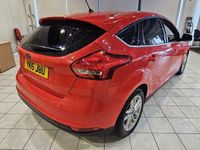 Used Ford Focus Zetec 115 HP (84 kW) 2015 Red Hatchback