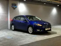 Usado Ford Focus Titanium 120 CV (88 kW) 2016 Azul Utilitario