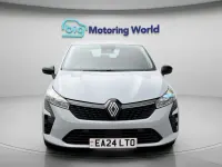 Używany Renault Clio V Evolution 143 KM (105 kW) 2024 Szary Hatchback