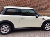 Begagnad Mini ONE Hatch 2007 Vit Halvkombi