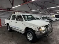 Used Toyota HiLux 102 HP (75 kW) 2004 White Pickup