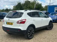 Used Nissan Qashqai 360º 2013 White SUV