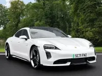 Usado Porsche Taycan Performance Package 500 kW (680 HP) 2021 Branco Sedan