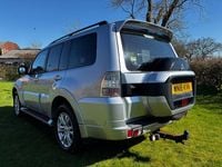 Used Mitsubishi Shogun Plus 187 HP (137 kW) 2018 Silver SUV