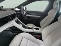 Begagnad Porsche Taycan Performance Package 559 kW (761 HK) 2022 Svart Sedan