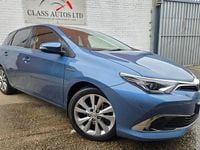 Used Toyota Auris Hybrid 136 HP (100 kW) 2015 Blue Hatchback