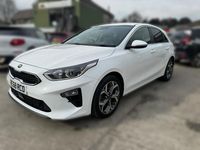 Używany Kia Ceed 114 KM (83 kW) 2018 Biały Hatchback