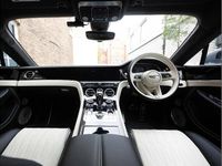 Begagnad Bentley Continental 670 HK (492 kW) 2025 Grå Sportkupé